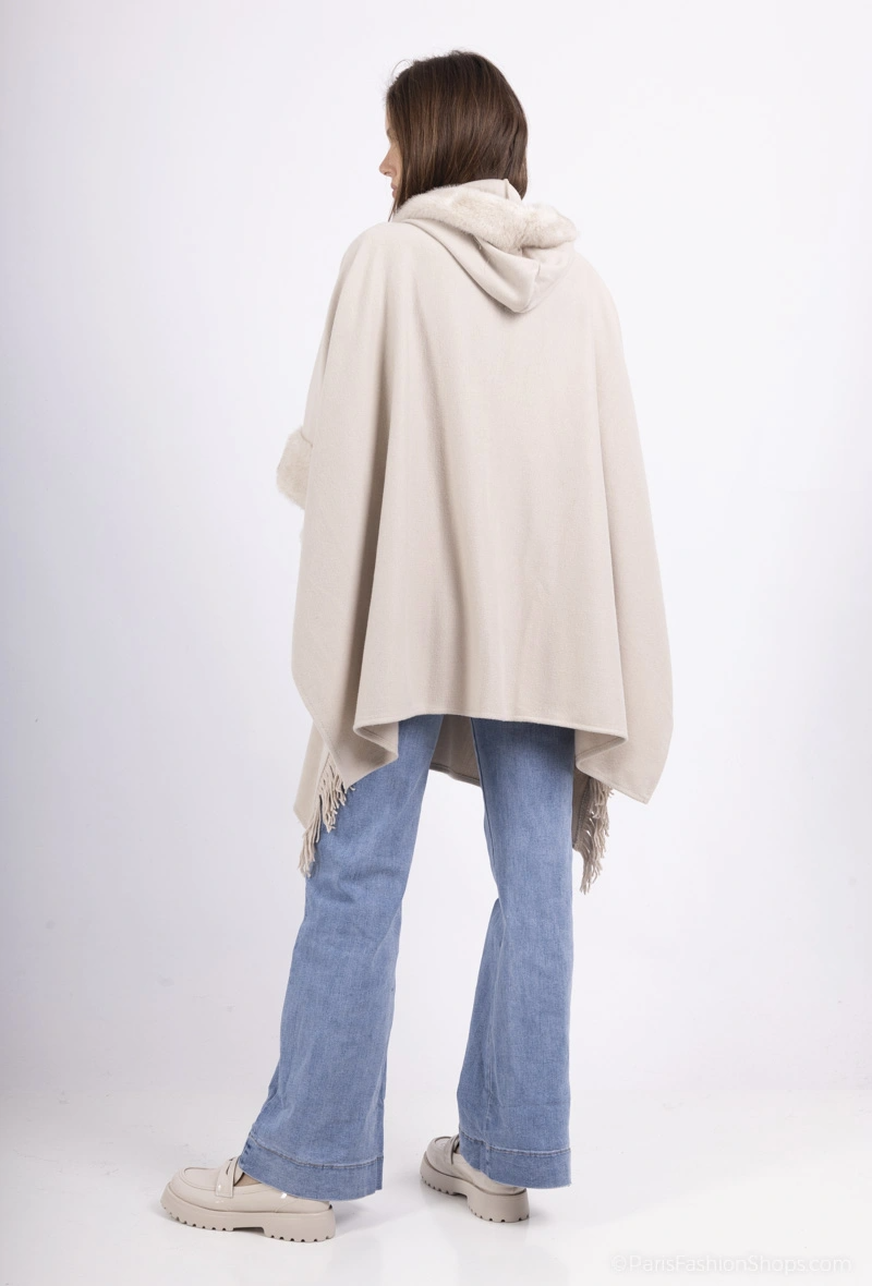 Poncho Femme Capuche Fourrée